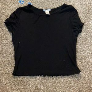 Cropped black shirt
